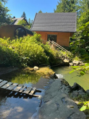 Chatka z sauną nad rzeką